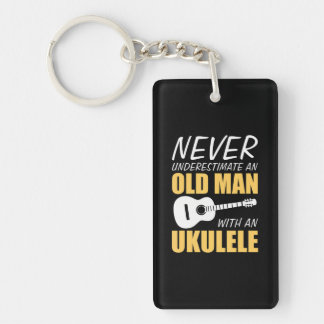 Unterschätzen Sie den alten Mann nie mit Ukulele-M Schlüsselanhänger