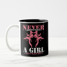 Unterschätzen Sie nie ein Mädchen mit schwarzem Gü Zweifarbige Tasse