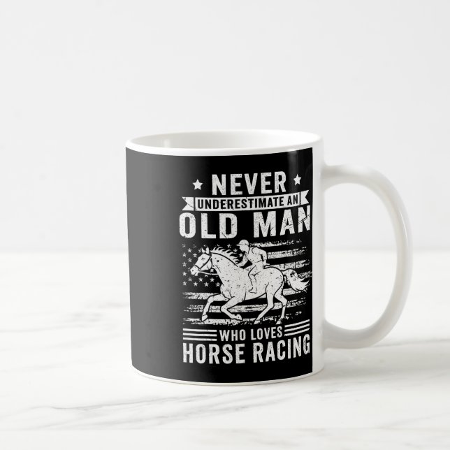 Unterschätzen Sie nie einen alten Mann, der Racing Kaffeetasse (Rechts)
