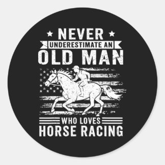 Unterschätzen Sie nie einen alten Mann, der Racing Runder Aufkleber
