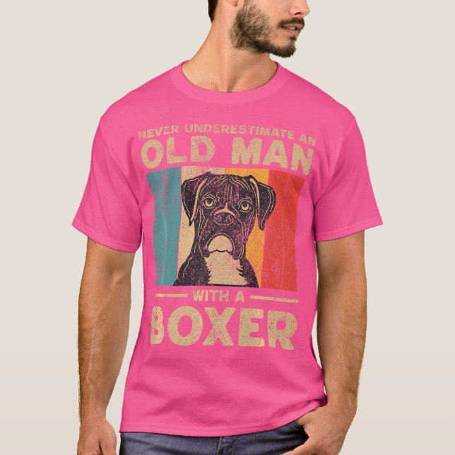 Unterschätzen Sie nie einen alten Mann mit einem B T-Shirt (Vorderseite)