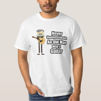 Unterschätzen Sie nie einen alten Mann mit einem T-Shirt