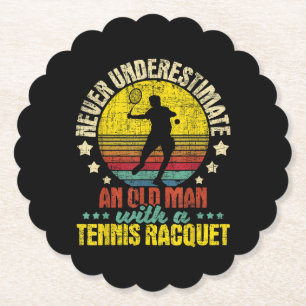 Unterschätzen Sie nie einen alten Mann - Tennisspi Untersetzer