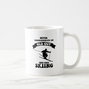 Unterschätzen Sie nie einen alten Typ, der geht Kaffeetasse