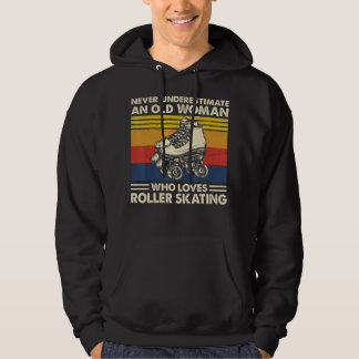 Unterschätzen Sie niemals eine alte Frau auf einem Hoodie