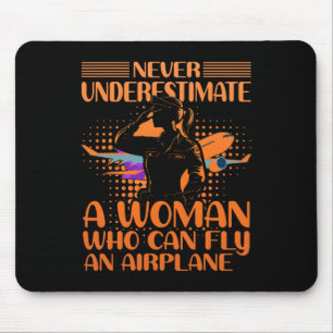 Unterschätzen Sie niemals eine Frau, die einen Air Mousepad