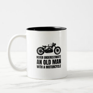 Unterschätzen Sie niemals einen alten Mann mit ei Zweifarbige Tasse