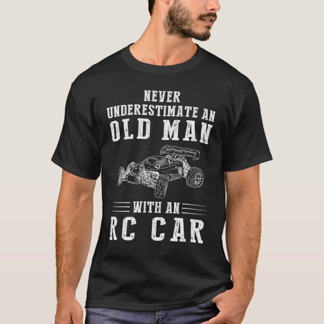 Unterschätzen Sie niemals einen alten Mann mit ein T-Shirt (Vorderseite)