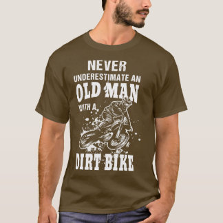 Unterschätzen Sie niemals einen alten Mann mit ein T-Shirt