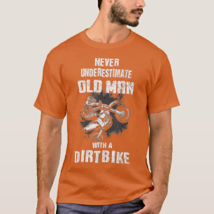 Unterschätzen Sie niemals einen alten Mann mit ein T-Shirt