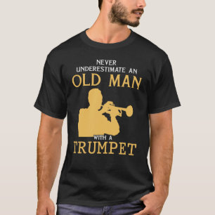 Unterschätzen Sie niemals einen alten Mann mit Tro T-Shirt