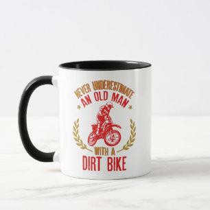 Unterschätzen Sie niemals einen Alten mit einem D Tasse