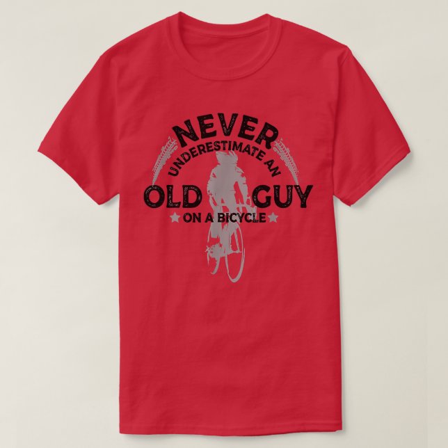 Unterschätzen Sie niemals einen alten Typ auf eine T-Shirt (Design vorne)
