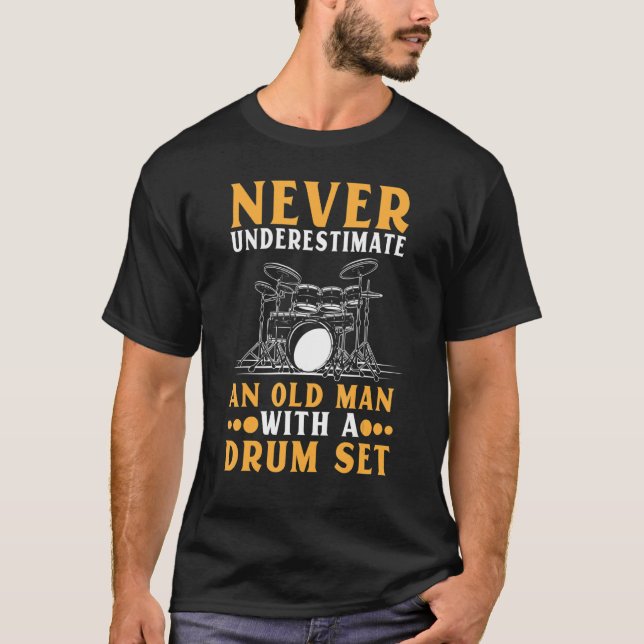 Unterschätzen Sie niemals einen älteren Mann mit t T-Shirt (Vorderseite)