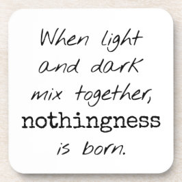 Untersetzer aus hellem und dunklem Kunststoff