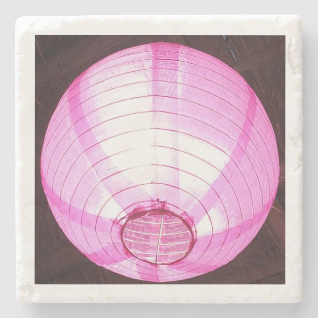 Untersetzer aus Stein mit subtilem rosa Licht (Vorderseite)