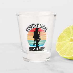 Unterstützung lokaler Musiker für den Musikunterri Schnapsglas