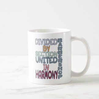 UNTERTEILT NACH ABSCHNITT IN HARMONISCHER BARBERSH KAFFEETASSE