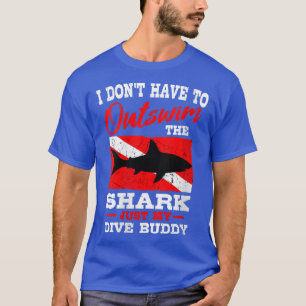 Unterwasser der Taucherflagge "Womens Shark Scuba  T-Shirt