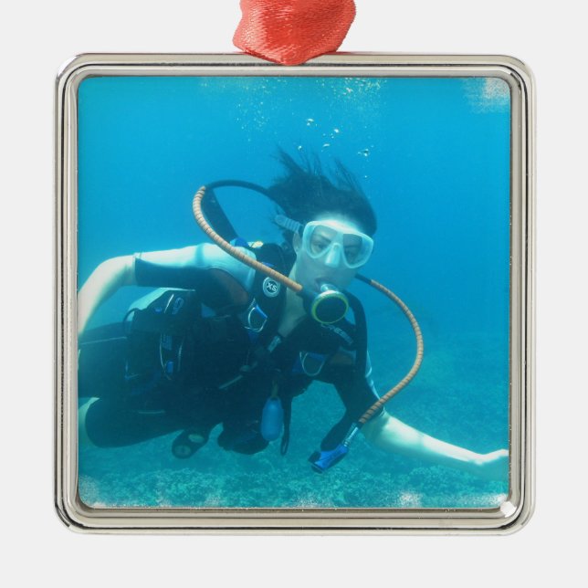 Unterwasseratemgerät-Mädchen-Verzierung Silbernes Ornament (Vorne)