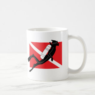 UNTERWASSERATEMGERÄT Tauchen-Flagge mit männlichem Kaffeetasse