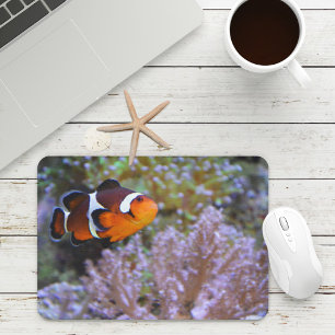 Unterwasserfoto von Clownfisch Koralle und Seeanem Mousepad