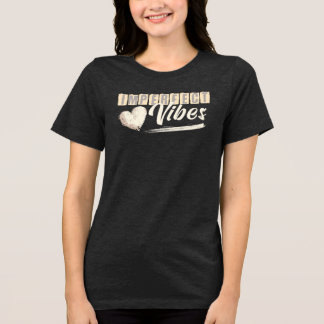 Unvollkommene Schwingungen – Retro-Minimal-Ästheti Tri-Blend Shirt