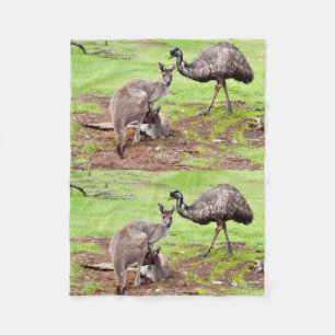 "Unwahrscheinliche Pals: The Kangaroo and Emu Frie Fleecedecke