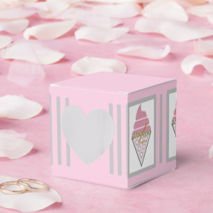 Unwiderstehliches Ice Cream Gevor Box von Adiela A Geschenkschachtel