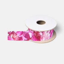 Üppige heiße rosa Pfingstrosen-Blumen-Satin