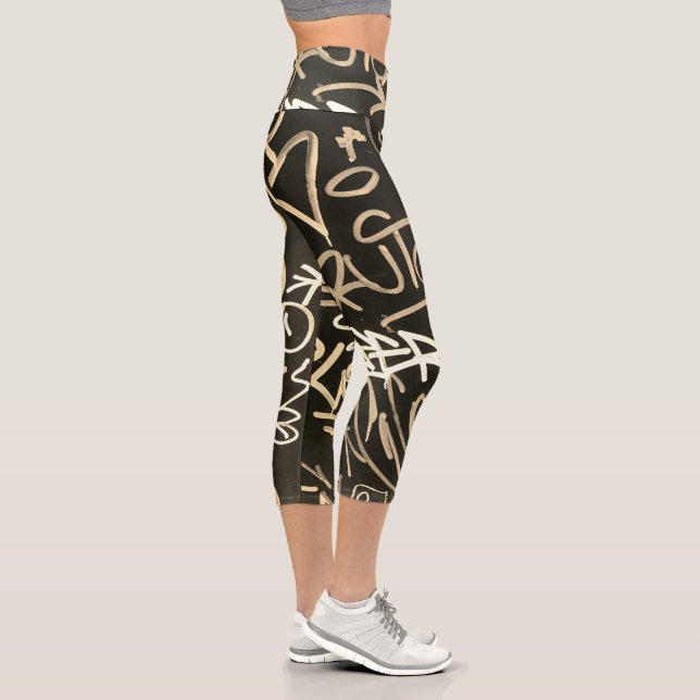 Urban Graffiti Sepia Style Capri Leggings (Rechts)