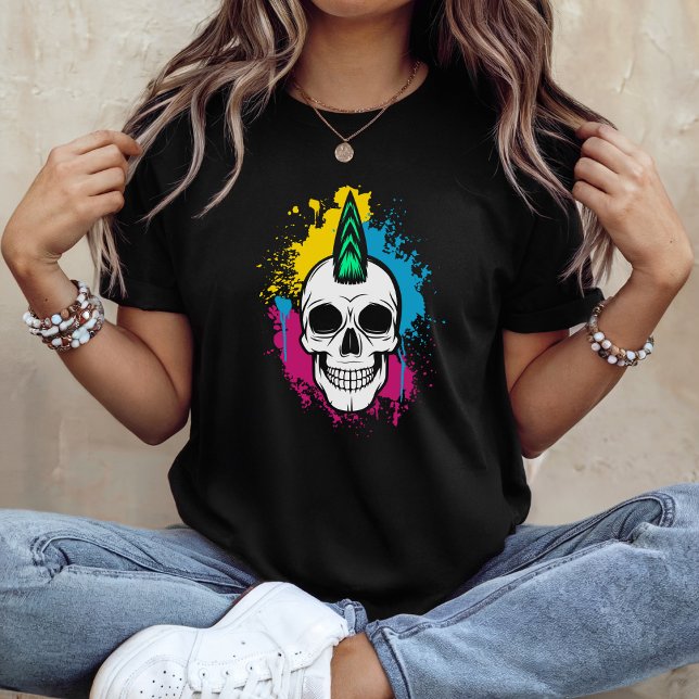 Urban Graffiti Skull with Mohawk T-Shirt (Von Creator hochgeladen)