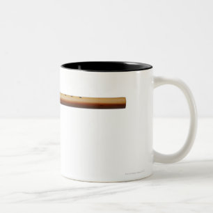 Ureinwohner-Zedern-Flöte Zweifarbige Tasse