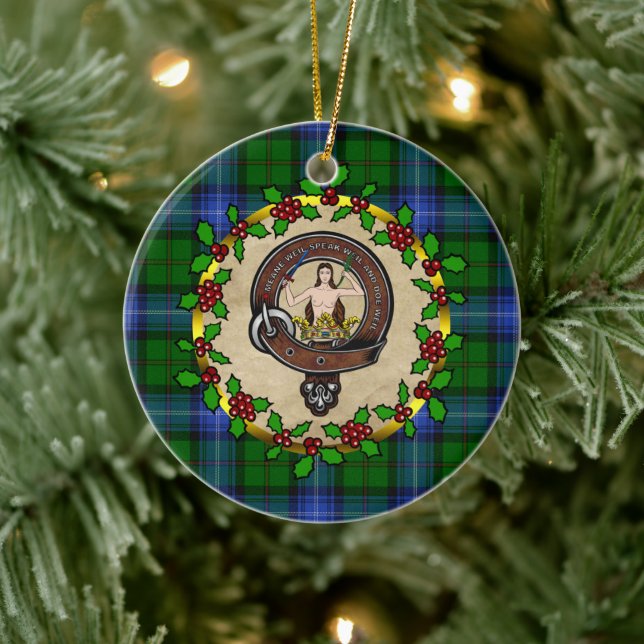 Urquhart Clan Abzeichen & Tartan Personalisierte W Keramik Ornament (Baum)