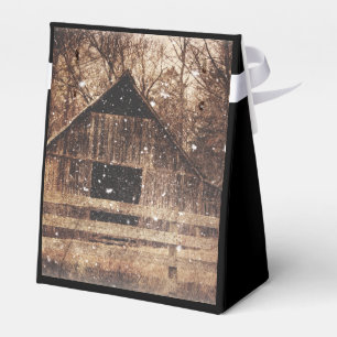 Ursprünglicher Winterschnee Land Alter Stall Geschenkschachtel