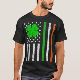 US-amerikanische Flagge mit Kleeblättern für St Pa T-Shirt