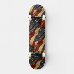 US-Flagge mit Gebrauchsspuren Skateboard