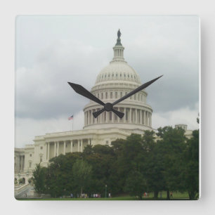 US-Kapitolgebäude mit bewölktem Himmel Quadratische Wanduhr