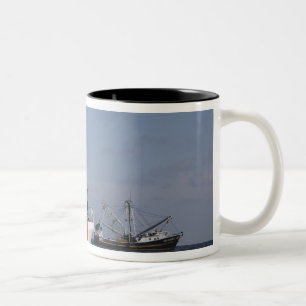 US-Küstenwache-Schneider-Speerfisch patrouilliert Zweifarbige Tasse