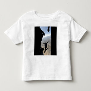 US-Luftwaffe-Hochschulfallschirm-Team Kleinkind T-shirt
