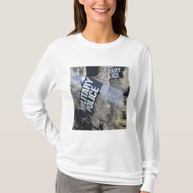US-Marineinfanteristen und -Matrosen treiben Unruh T-Shirt (Vorderseite)