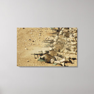 US-MarineSeabees feuern Gewehre M-4 und M-16A2 ab Leinwanddruck