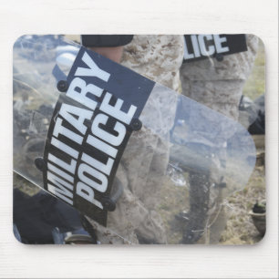 US-Marinesoldaten und -seeleute ziehen Mousepad