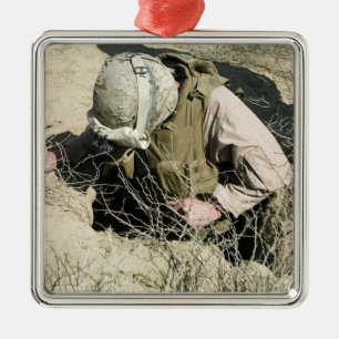 US-Marinesprünge hinunter ein Loch Silbernes Ornament