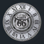 US-Route 66 Große Wanduhr<br><div class="desc">Die U.S. Route 66 (US 66 oder Route 66), auch bekannt als Will Rogers Highway, die Main Street of America oder die Mother Road, war eine der ursprünglichen Autobahnen innerhalb des U.S. Highway System. Die US 66 wurde am 11. November 1926 gegründet und im darauf folgenden Jahr wurden Straßenschilder errichtet....</div>