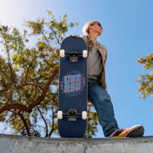 USA 250 – 1776 bis 2026 Pixel Art Skateboard