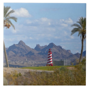USA, Arizona, Lake Havasu City. Leuchtturm daneben Fliese