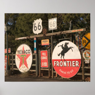 USA, Arizona, Sedona: Antike Werbungs-Zeichen Poster