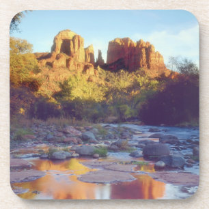 USA, Arizona, Sedona. Cathedral Rock reflektierend Getränkeuntersetzer