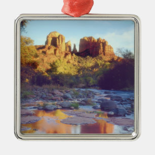 USA, Arizona, Sedona. Cathedral Rock reflektierend Silbernes Ornament